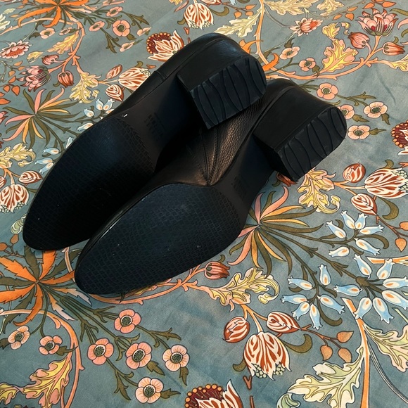 Stuart Weitzman Leather Booties - Picture 5 of 9